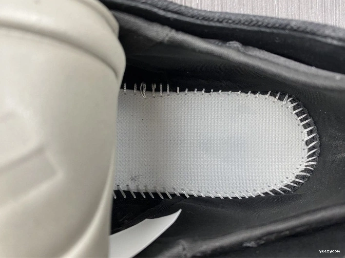 H68032 400 YEEZY ADIDAS 0708